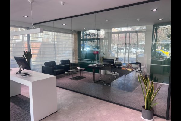 عکس مدیر شعبه کارگزاری بورس